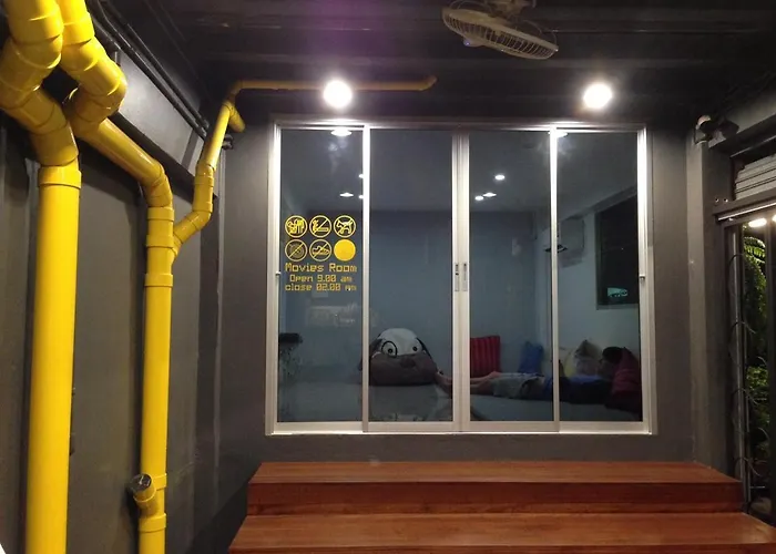 Cubic Bangkok Hostel